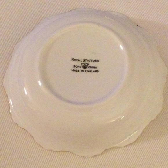 3/$10 | Stettler, AB - Royal Stafford Bone China “The Heart of Alberta” Dish - Picture 3 of 6
